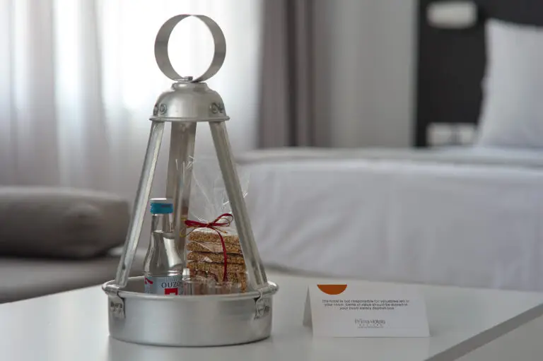 BREEZE_Room_Amenities_1_Dimitris Chachlas