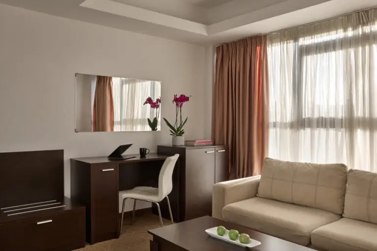 BREEZE_Junior-Suite_3_Dimitris-Chachlas-scaled.jpg