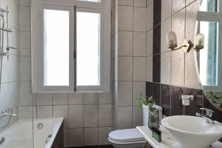 Delphi_Junior_Suite_w.-Balcony_Bathroom_5_Dimitris-Chachlas-scaled.jpg